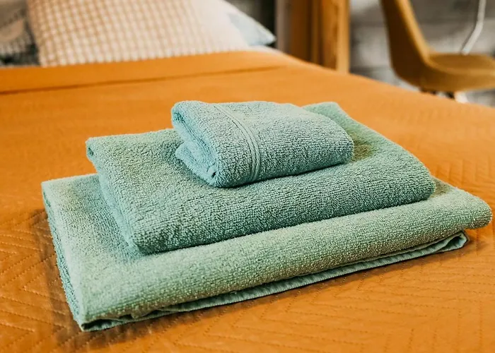 Romantic Getaway For 2 With Wellness / Bohemian Homes Сasa de vacaciones