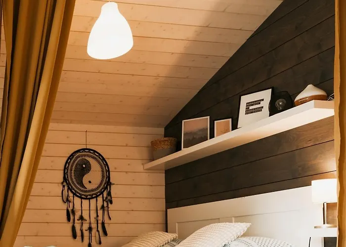 Romantic Getaway For 2 With Wellness / Bohemian Homes Сasa de vacaciones